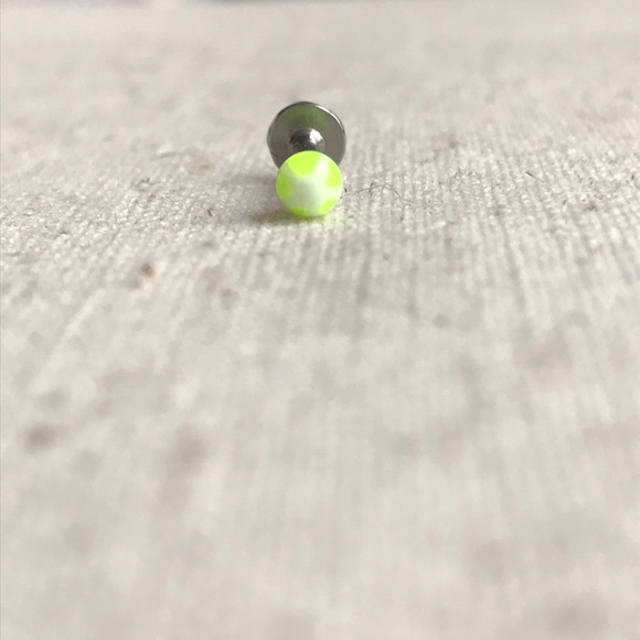 16g labret - Star - Picture 2 of 3